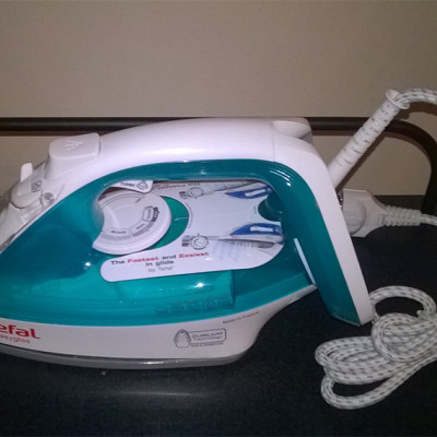 Bàn Ủi Hơi Nước TEFAL FV3910 - Trắng Xanh - Hàng Chính Hãng